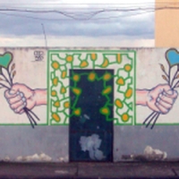 ... oder wie hier an einer Häuserwand in São Roque. Die Herzen machen Menschen froh.